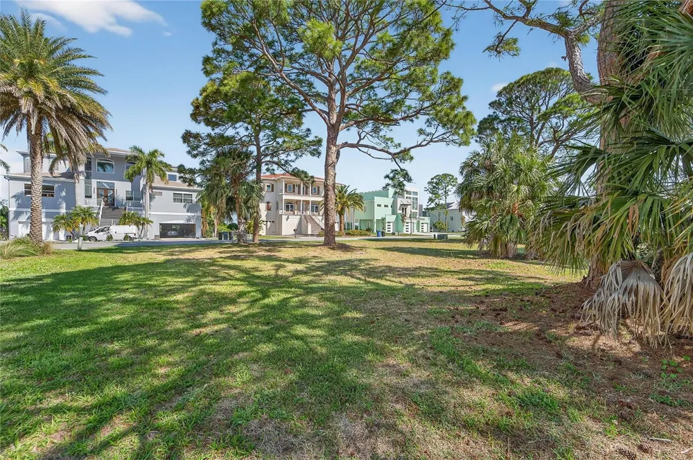 HARBOUR WATCH CIRCLE Tarpon Springs, FL 34689