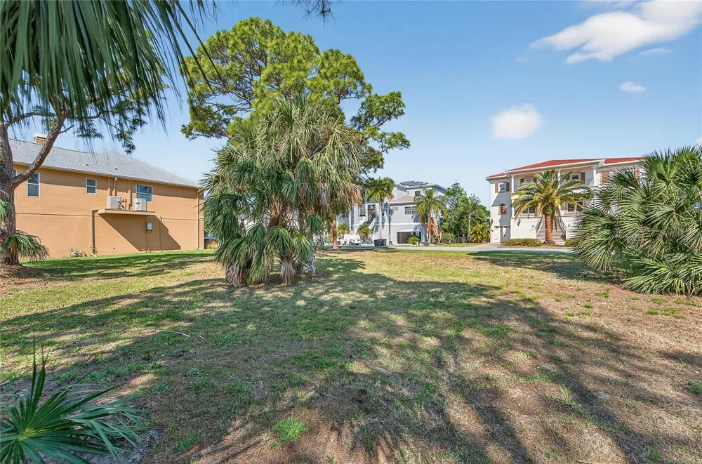 HARBOUR WATCH CIRCLE Tarpon Springs, FL 34689