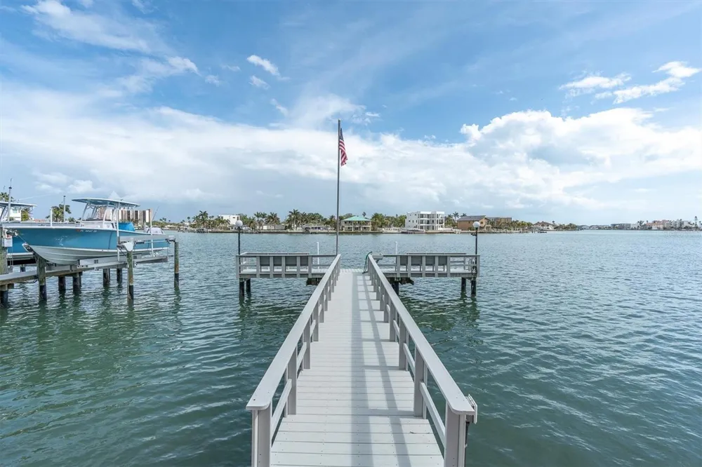 285 107TH AVENUE #701 Treasure Island, FL 33706