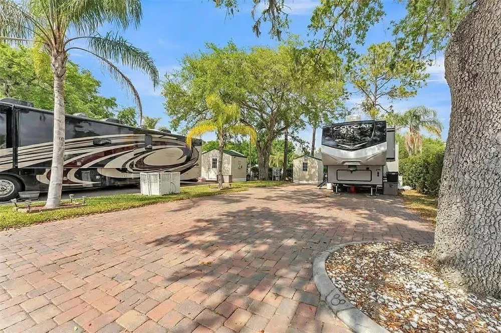 16329 CHERRY TREE COURT Clermont, FL 34714