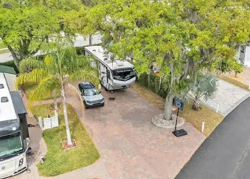 16329 CHERRY TREE COURT Clermont, FL 34714
