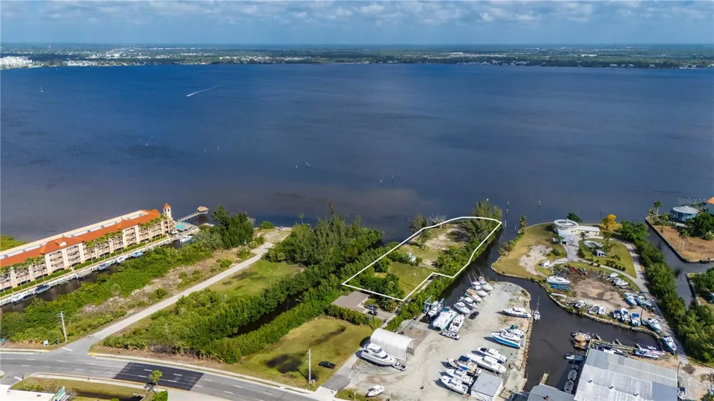 6141 ELLIOTT STREET Punta Gorda, FL 33950
