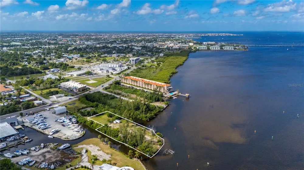 6141 ELLIOTT STREET Punta Gorda, FL 33950