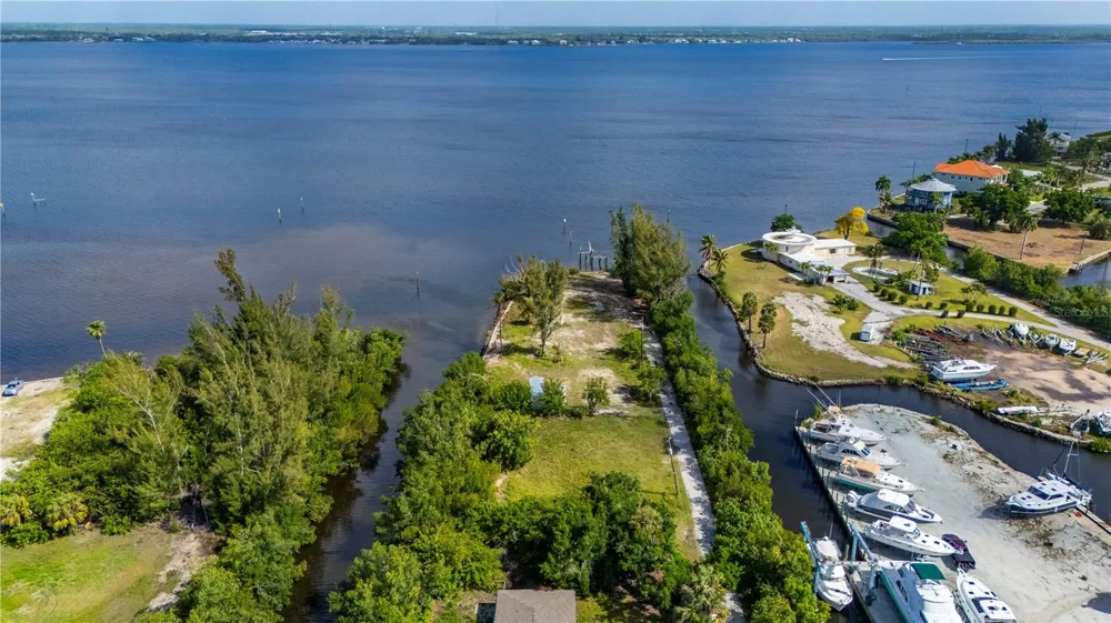 6141 ELLIOTT STREET Punta Gorda, FL 33950