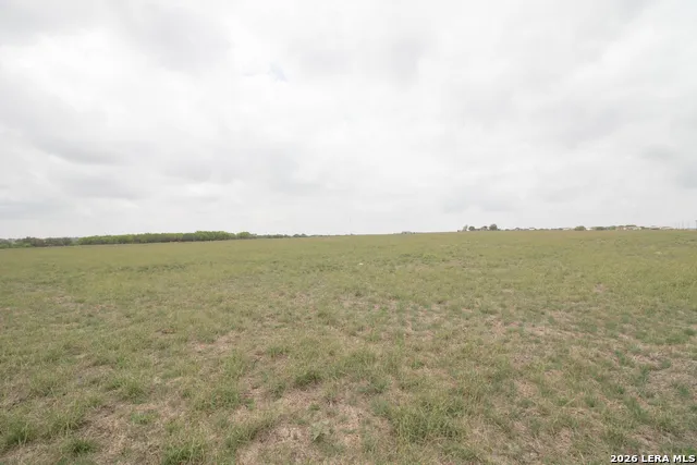 70 +/- ACRES IH 10 Seguin, TX 78155