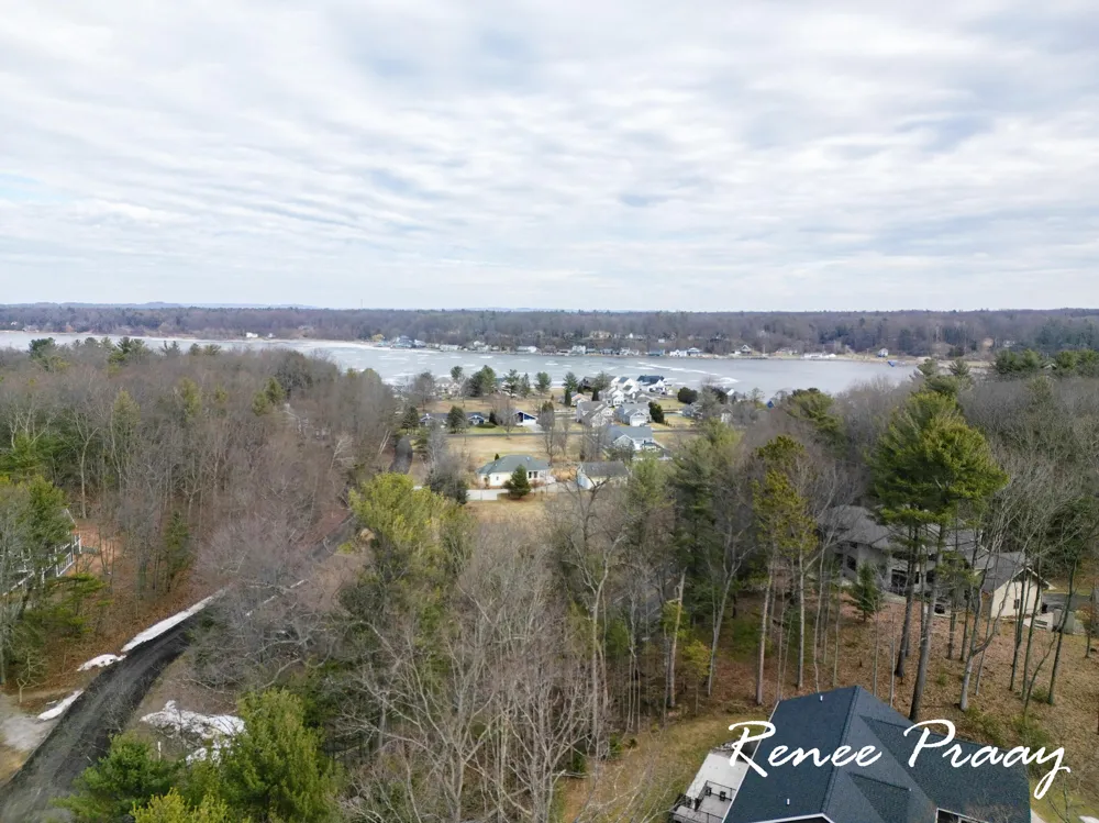 5439 Shawnee Road Pentwater Township, MI 49449