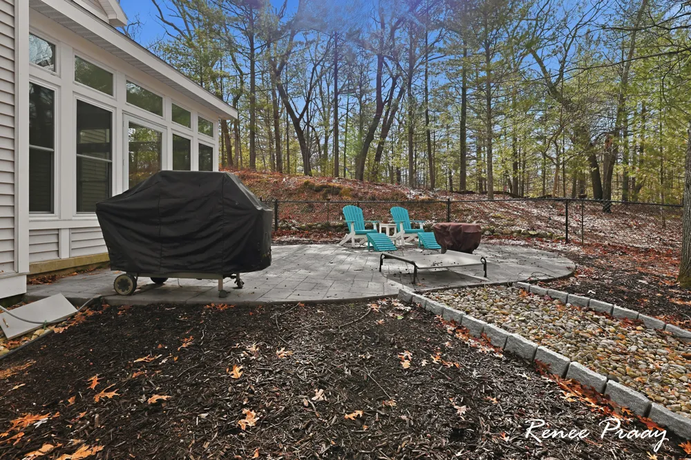 5439 Shawnee Road Pentwater Township, MI 49449