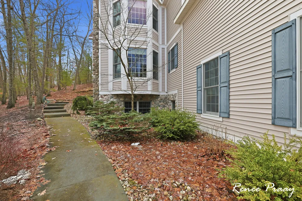 5439 Shawnee Road Pentwater Township, MI 49449