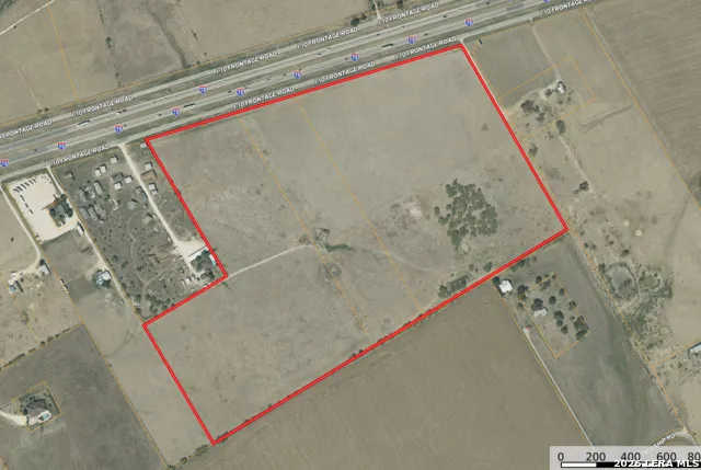 70 +/- ACRES IH 10 Seguin, TX 78155