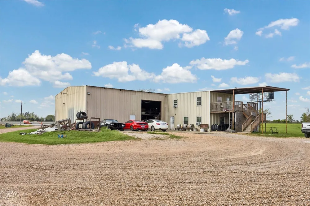 1021 Star Lane Alleyton, TX 78933