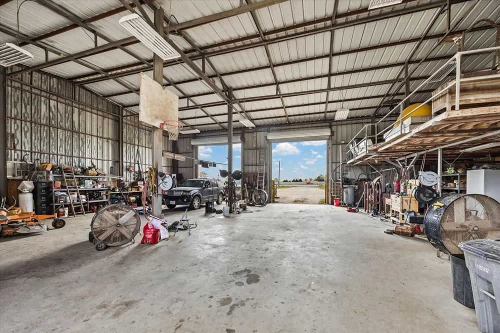 1021 Star Lane Alleyton, TX 78933