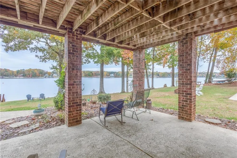 185 Willow Point Road Troutman, NC 28166