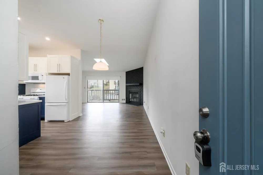 1002 Spruce Hills Drive Glen Gardner, NJ 08826