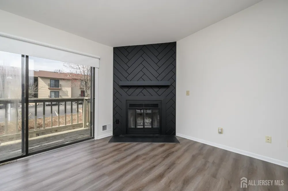 1002 Spruce Hills Drive Glen Gardner, NJ 08826