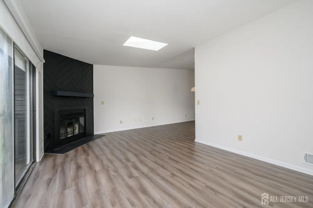 1002 Spruce Hills Drive Glen Gardner, NJ 08826