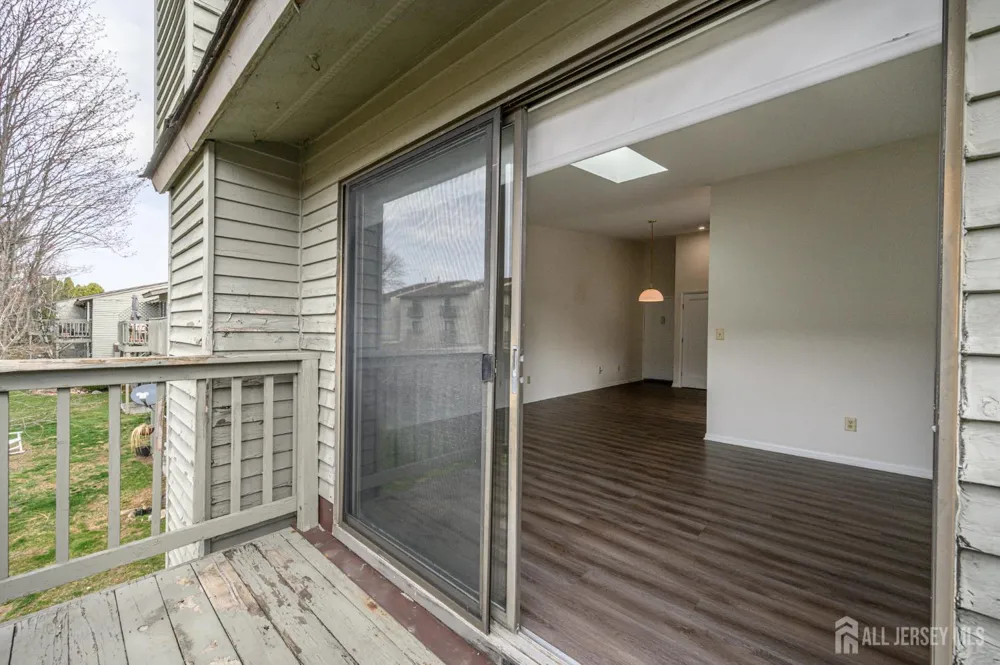 1002 Spruce Hills Drive Glen Gardner, NJ 08826