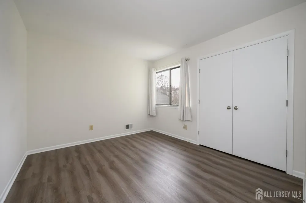 1002 Spruce Hills Drive Glen Gardner, NJ 08826
