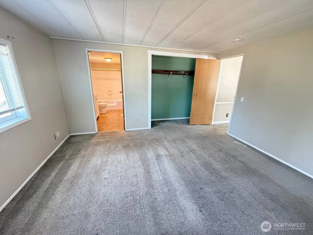 10203 217th Avenue Ct E Bonney Lake, WA 98391