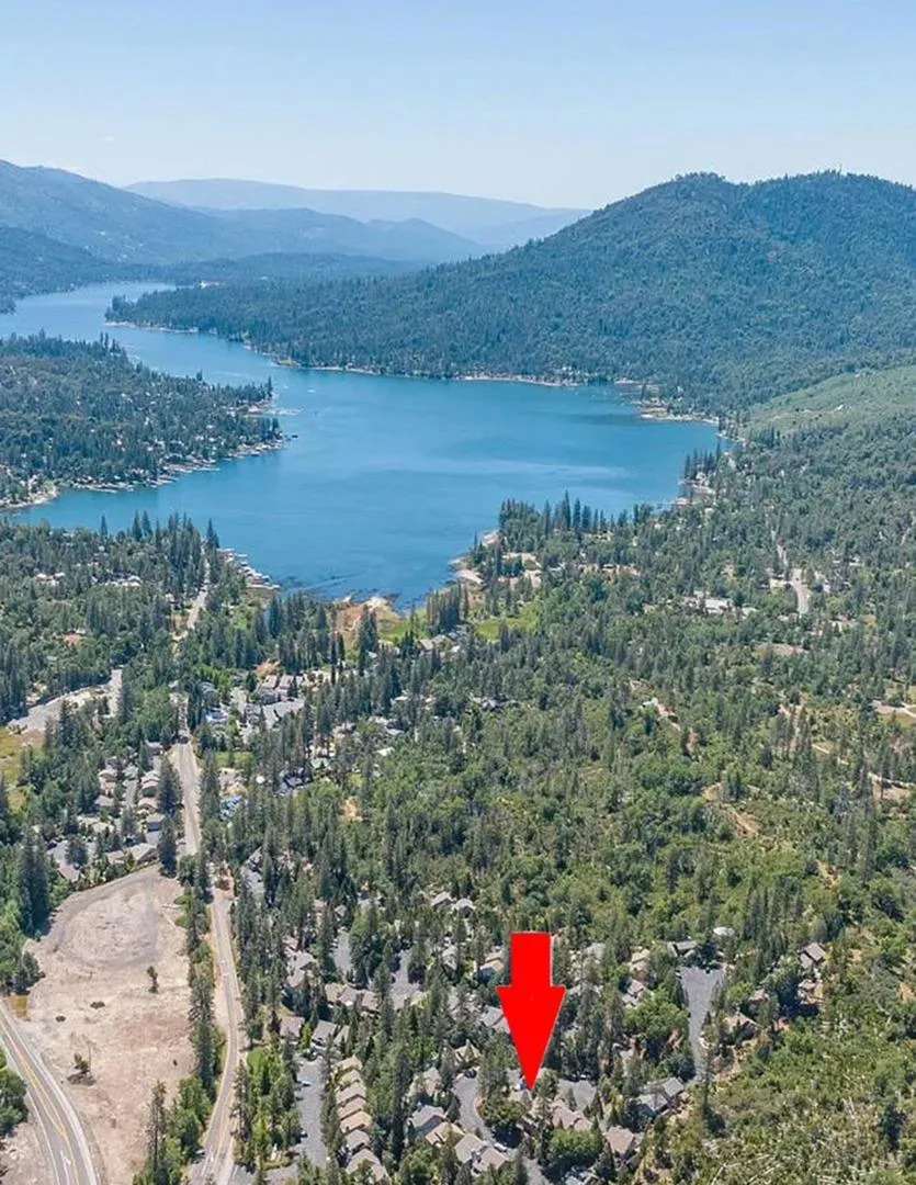 40586 Saddleback Road Bass Lake, CA 93604