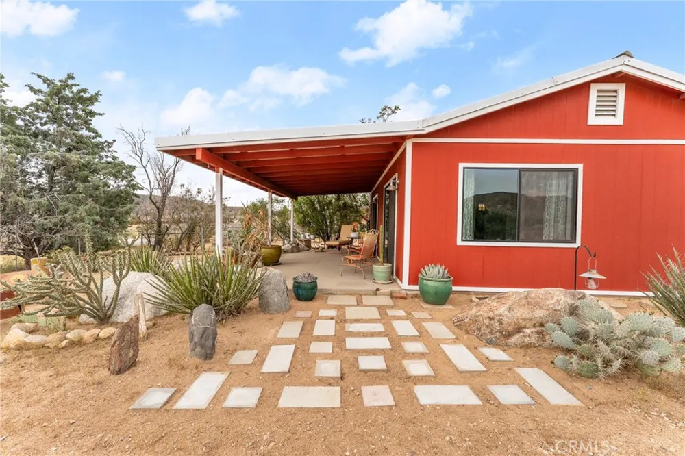 52975 Cielito Pioneertown, CA 92268