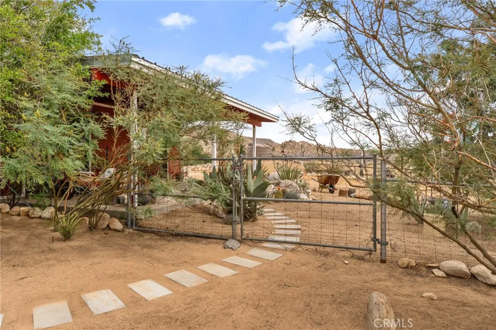 52975 Cielito Pioneertown, CA 92268