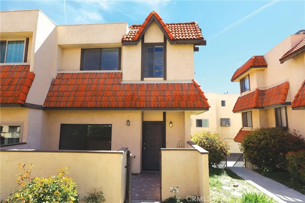 27623 Nugget Dr #4 Drive #4 Canyon Country, CA 91387
