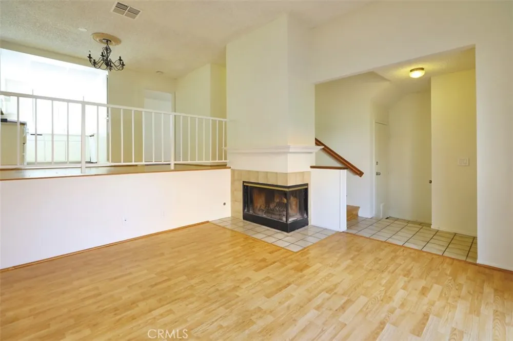 27623 Nugget Dr #4 Drive #4 Canyon Country, CA 91387