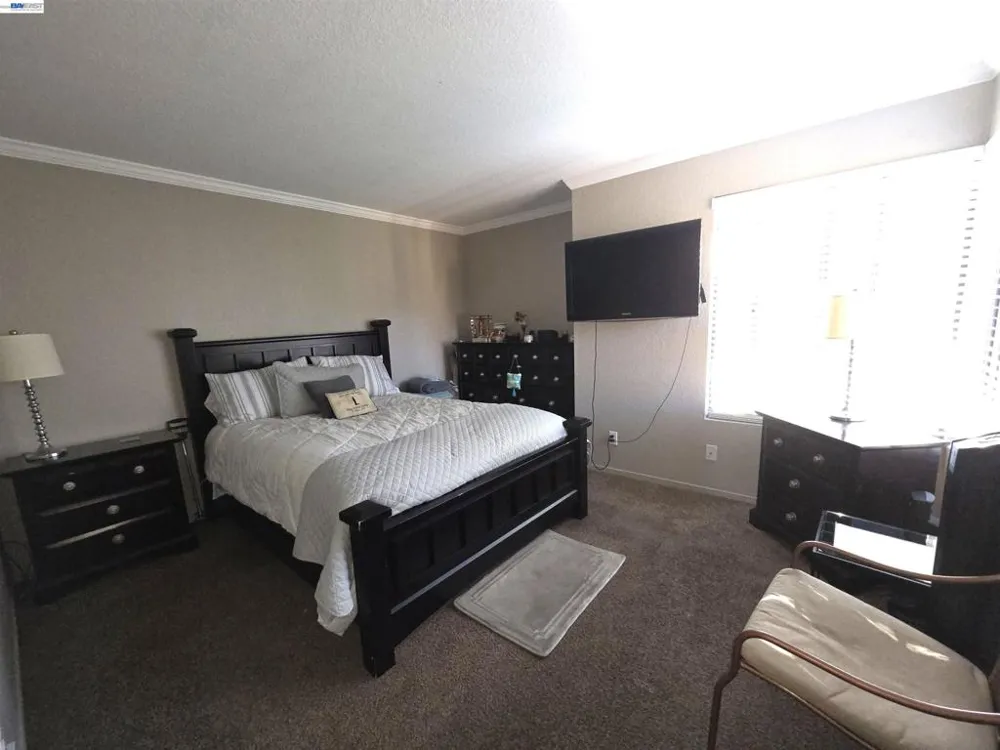1609 W Swain Rd Stockton, CA 95207