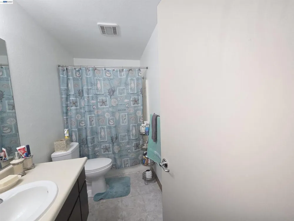1609 W Swain Rd Stockton, CA 95207
