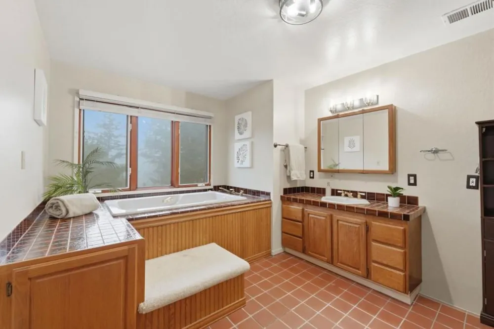 18453 Las Cumbres Road Los Gatos, CA 95033
