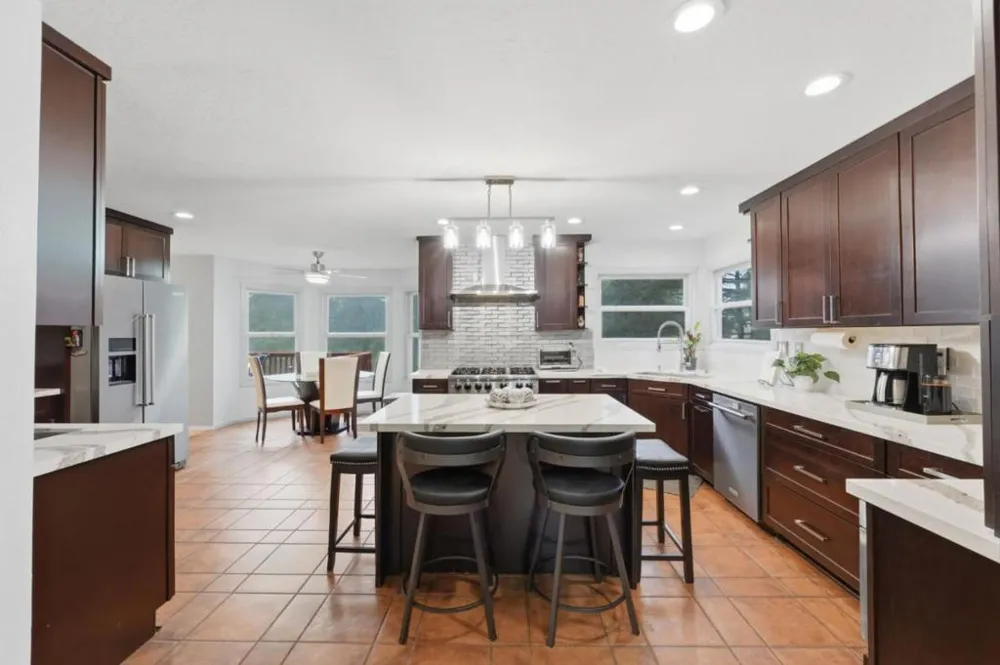 18453 Las Cumbres Road Los Gatos, CA 95033