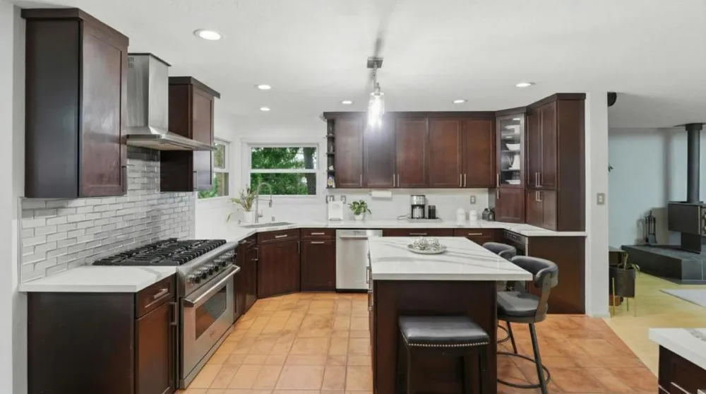 18453 Las Cumbres Road Los Gatos, CA 95033