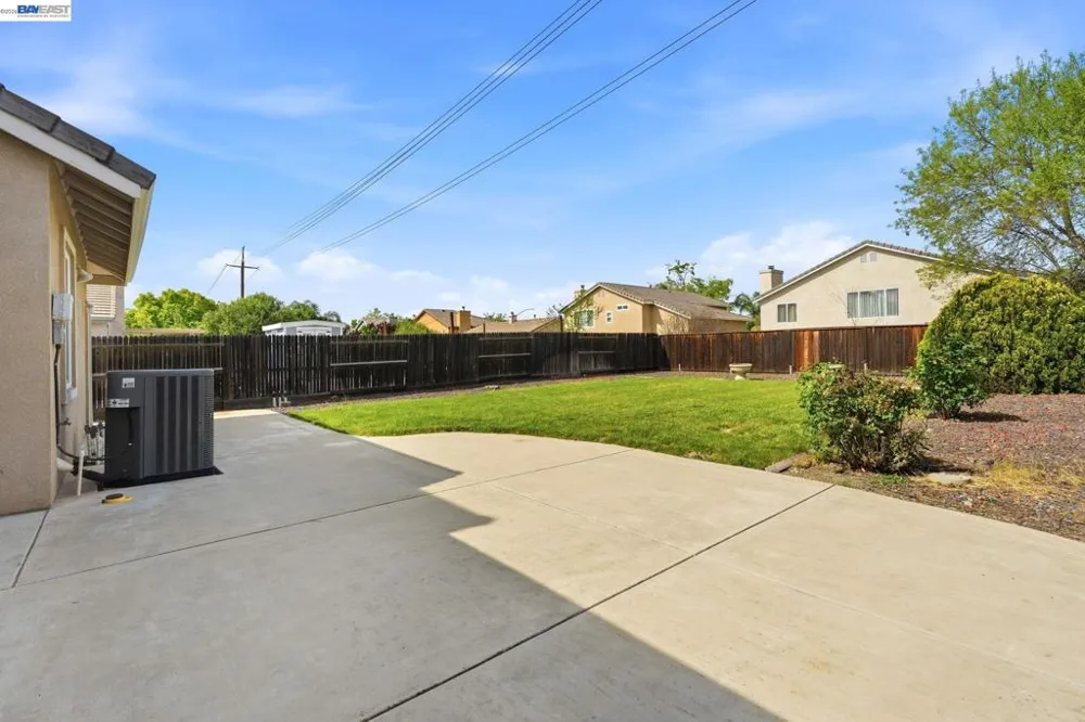 1339 Cherry Blossom Tracy, CA 95377