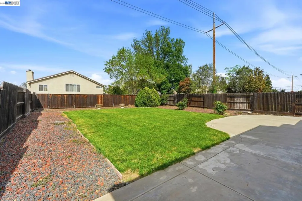 1339 Cherry Blossom Tracy, CA 95377