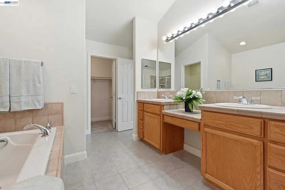 1339 Cherry Blossom Tracy, CA 95377