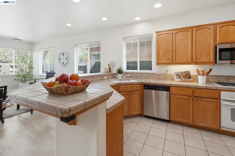 1339 Cherry Blossom Tracy, CA 95377