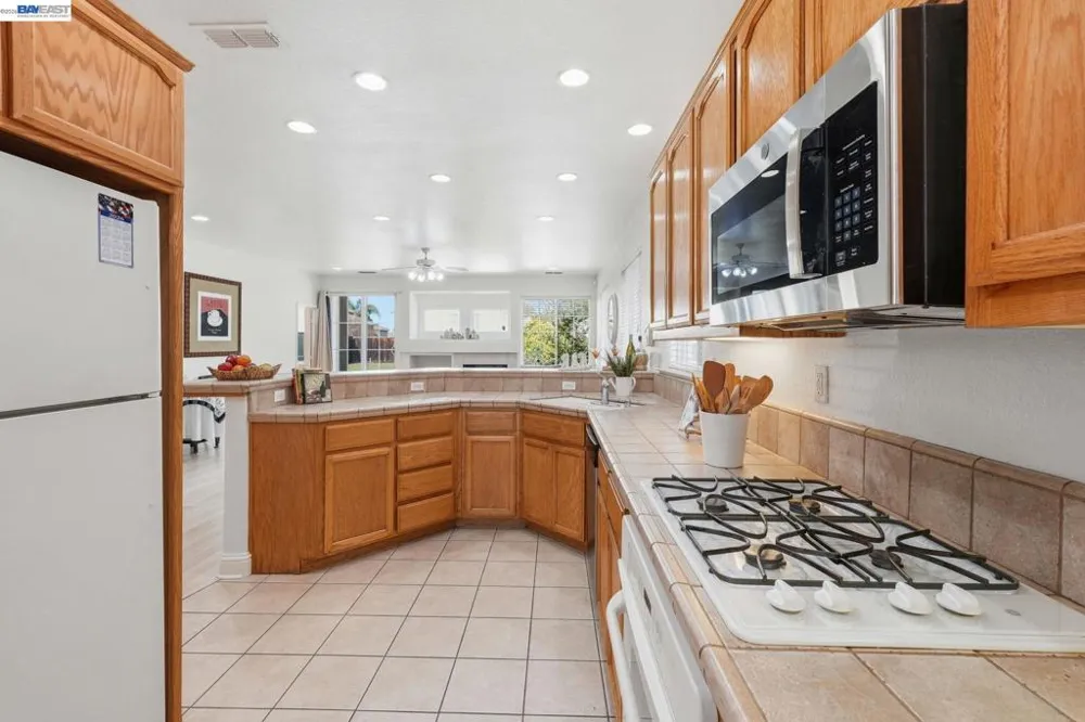 1339 Cherry Blossom Tracy, CA 95377