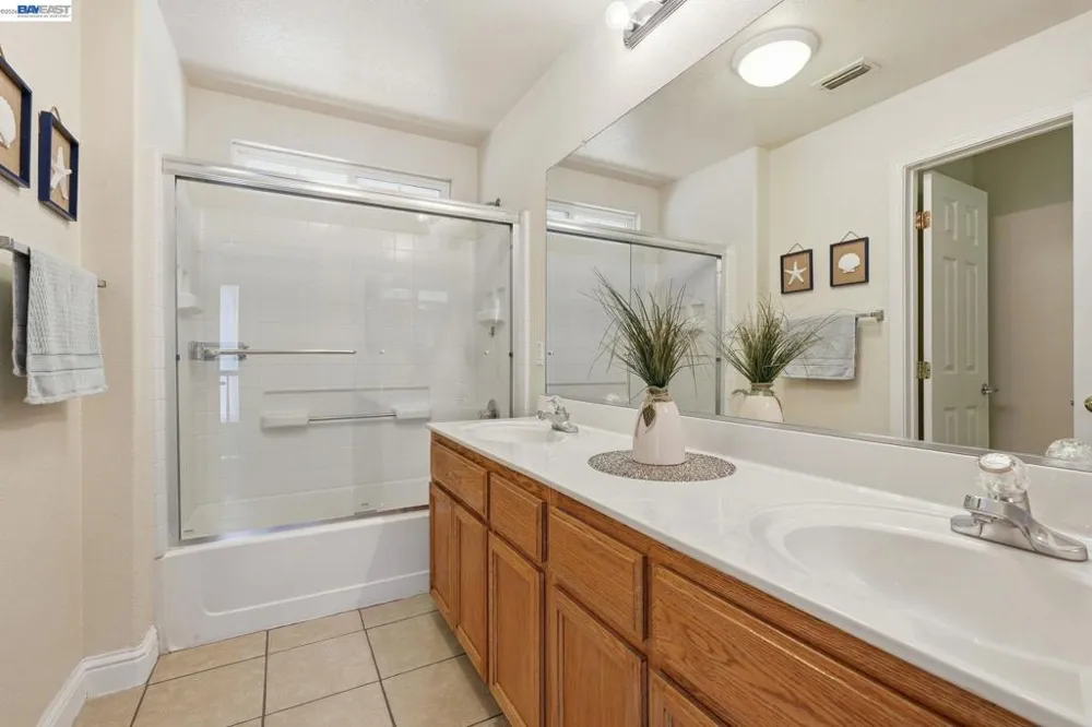 1339 Cherry Blossom Tracy, CA 95377