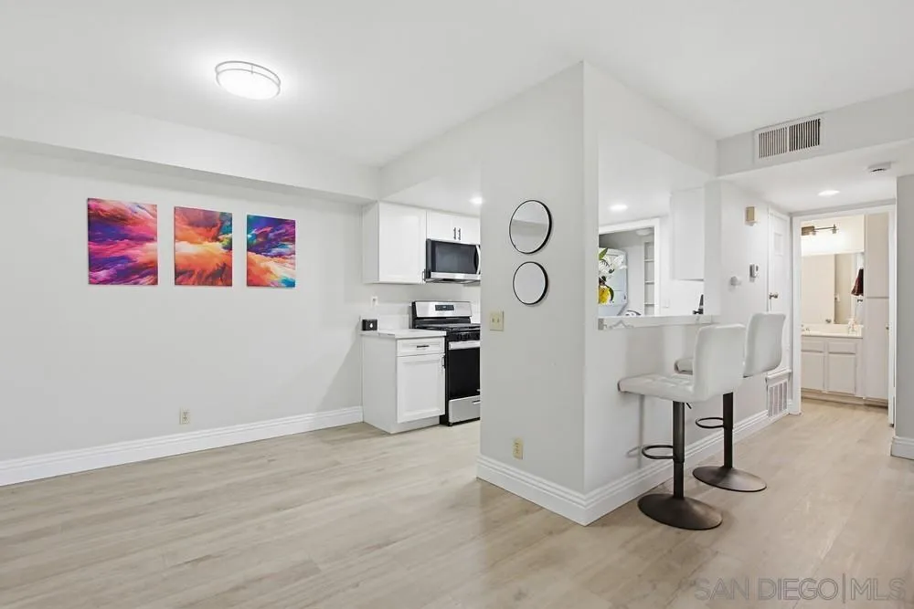9418 Twin Trails Dr #102 San Diego, CA 92129