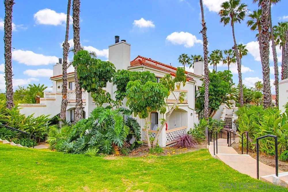 9418 Twin Trails Dr #102 San Diego, CA 92129