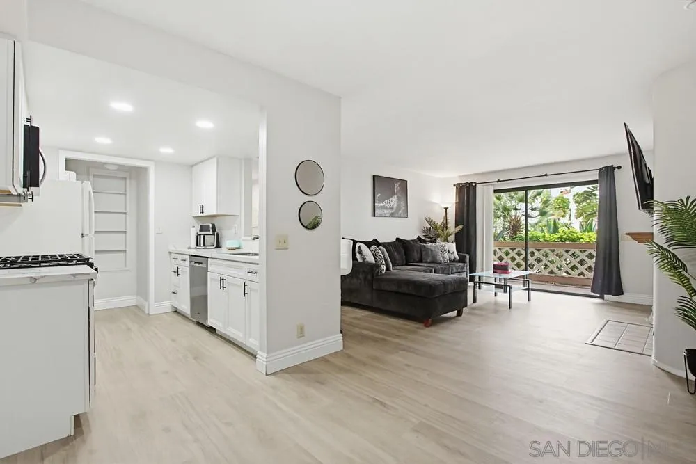 9418 Twin Trails Dr #102 San Diego, CA 92129