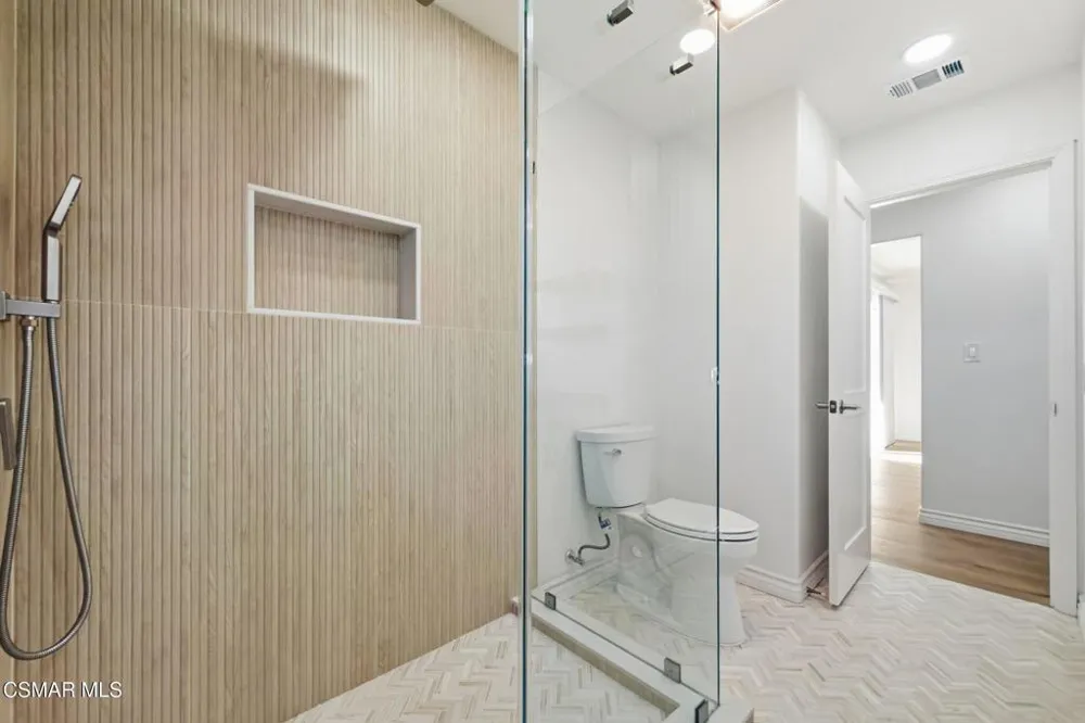 102 W Alta Port Hueneme, CA 93041