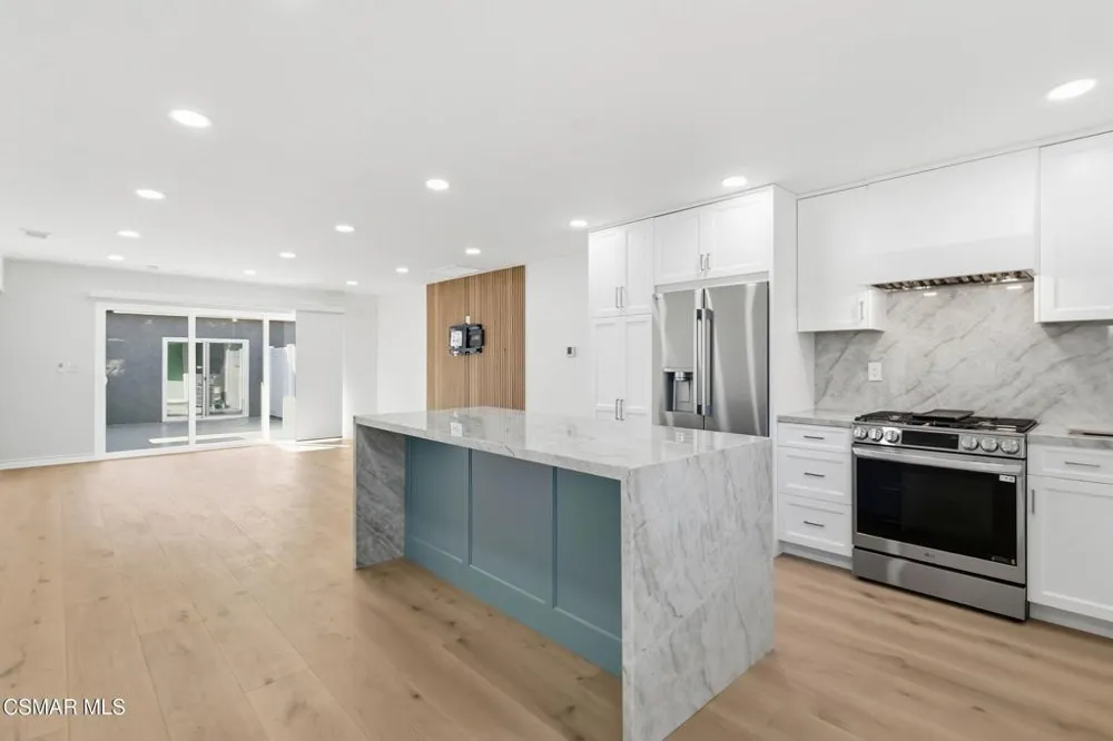 102 W Alta Port Hueneme, CA 93041