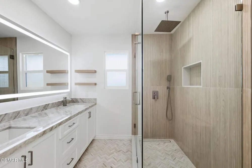 102 W Alta Port Hueneme, CA 93041