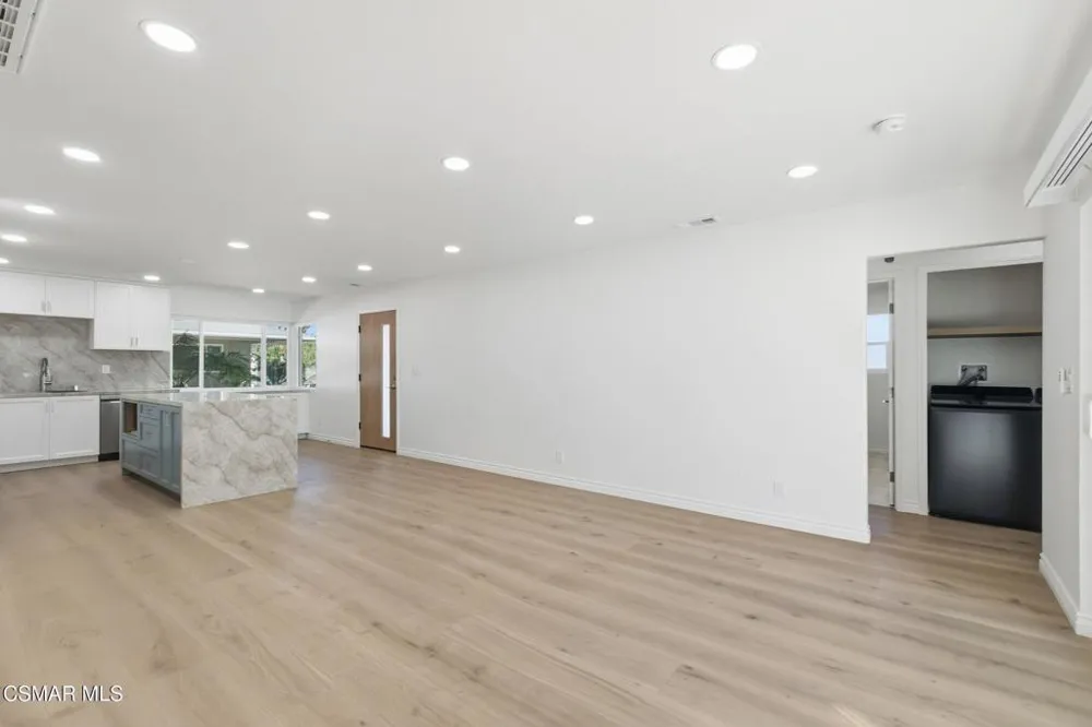 102 W Alta Port Hueneme, CA 93041
