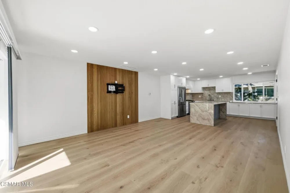 102 W Alta Port Hueneme, CA 93041