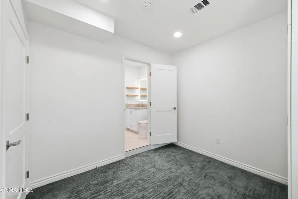 102 W Alta Port Hueneme, CA 93041