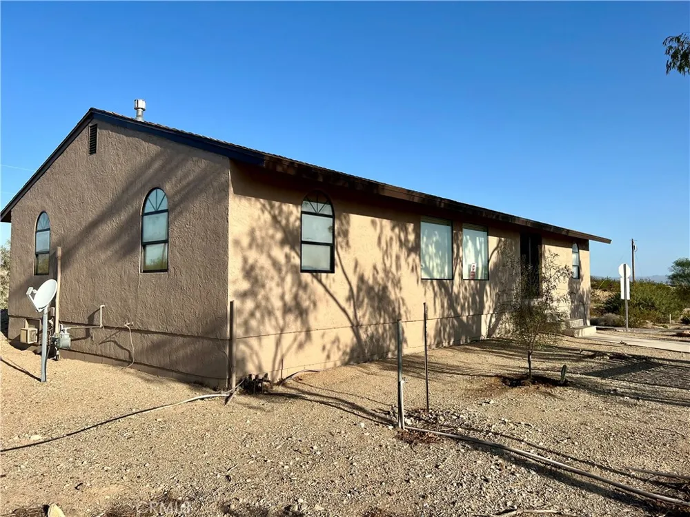 99 Zoe Lane Needles, CA 92363