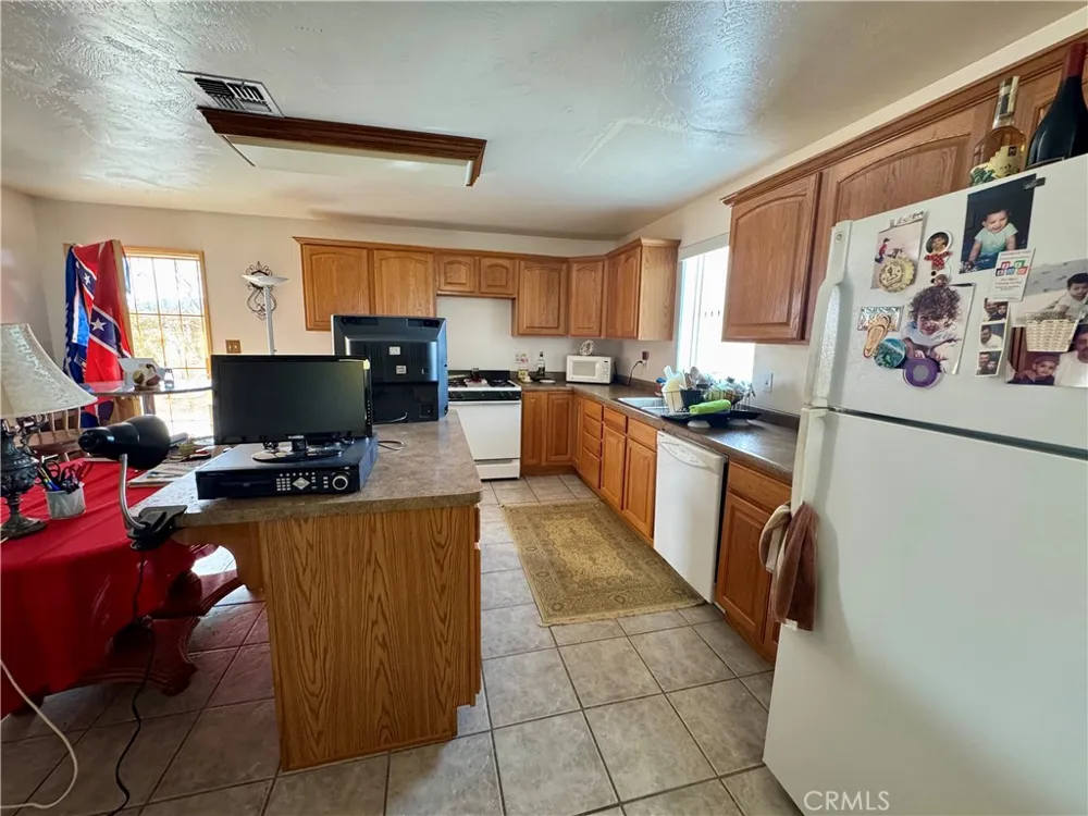 99 Zoe Lane Needles, CA 92363