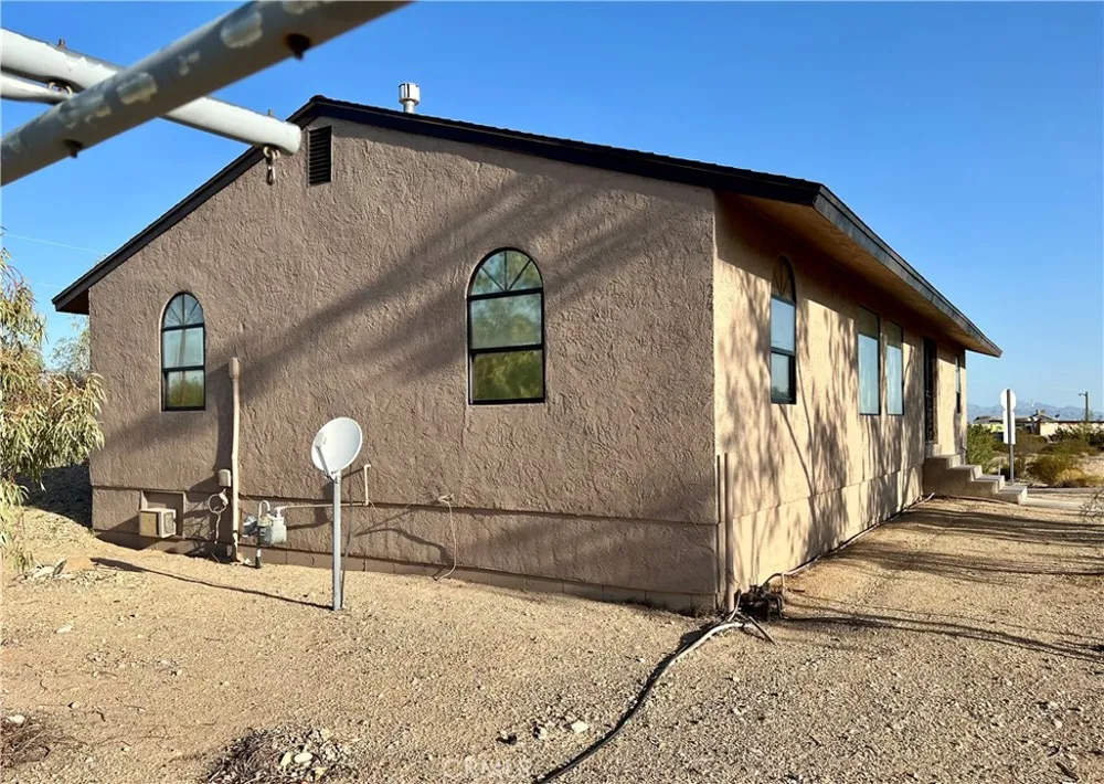 99 Zoe Lane Needles, CA 92363